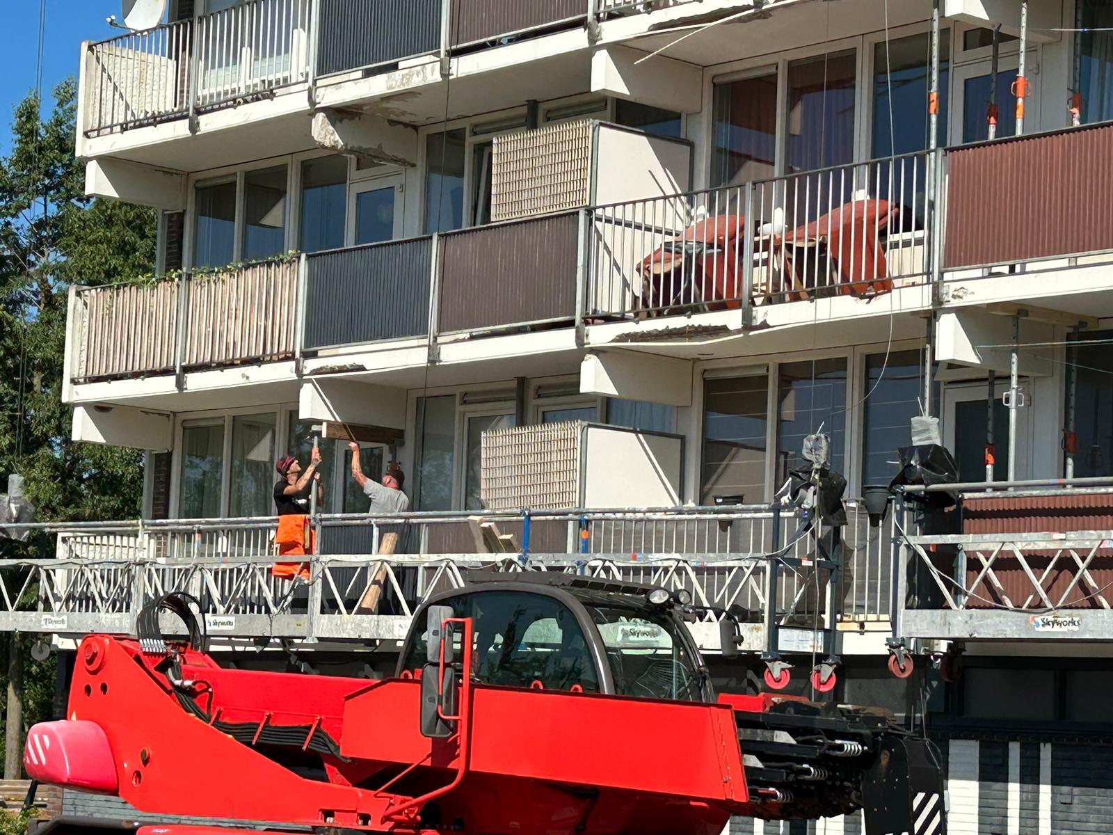 Afbeelding Betonrot aan flatgebouw Akkersplein in Heerenveen